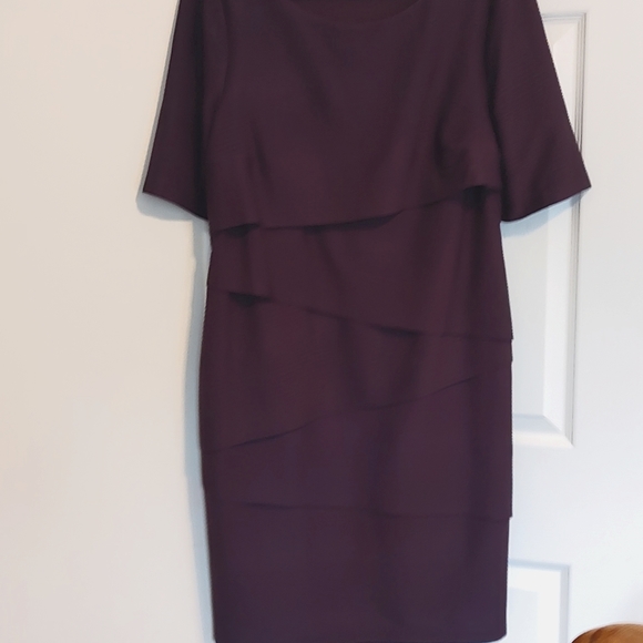 DRESS SALE* - Picture 1 of 4